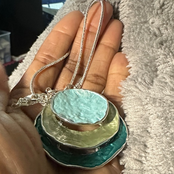 Jewelry - Elegant Silver and Blue Pendant Necklace